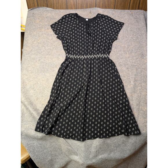 Women's Old Navy Geometric Black and White Dress Size XL Midi Tie Neckline - Picture 2 of 8